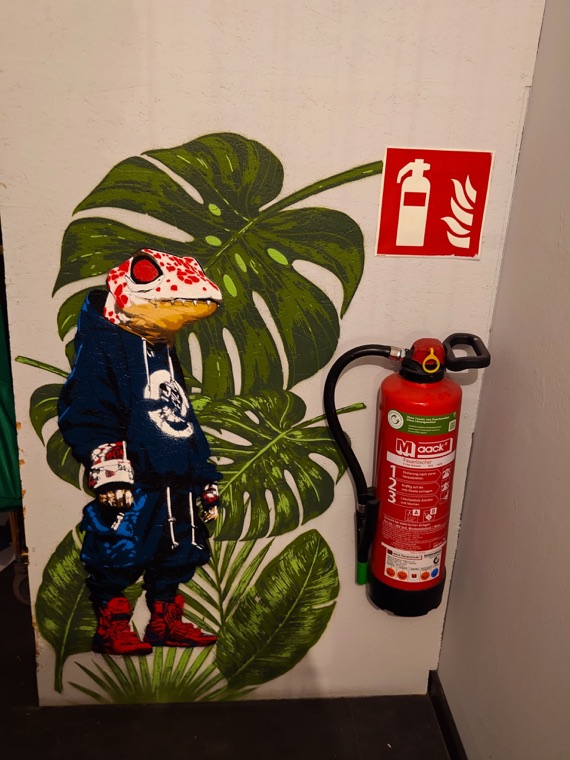 04_jungle-extinguisher