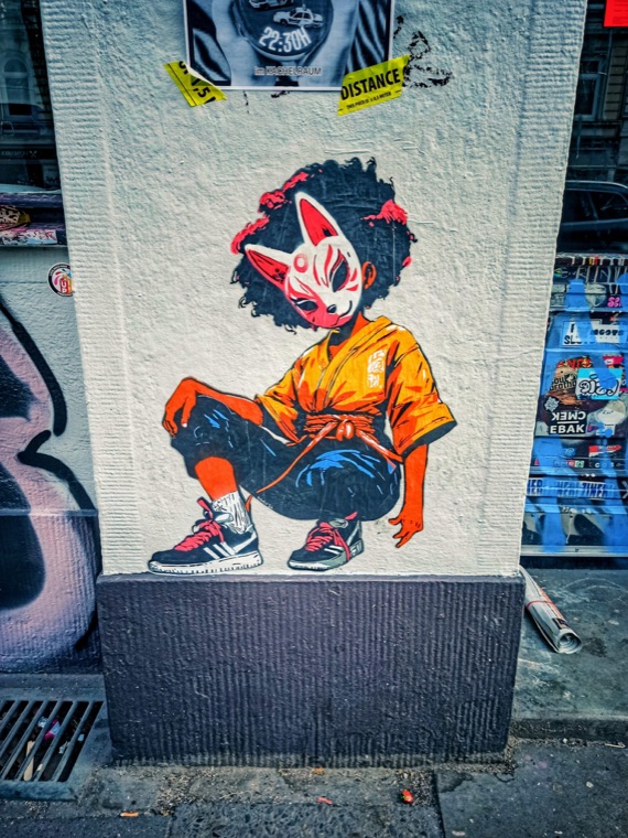 01_kitsune-squat
